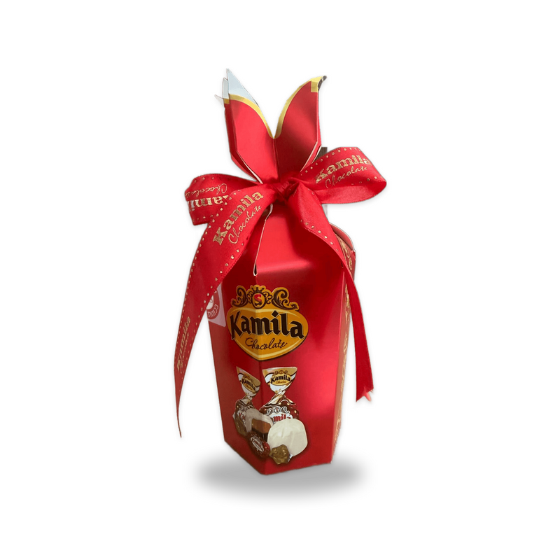 Kamila Chocolate – קופסה אדומה עם סרט